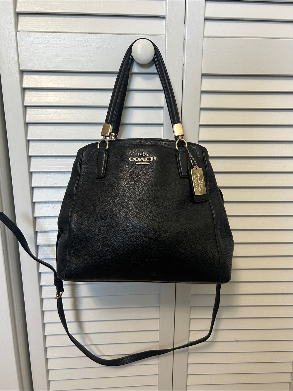 COACH Black Leather Shoulder Bag with Gold Hardware